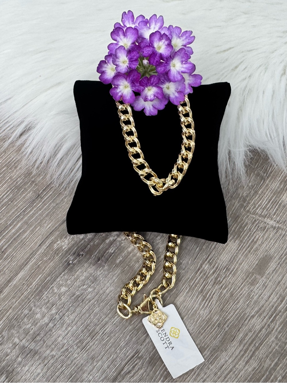 ✨ KENDRA SCOTT Vincent Gold 20” Chain Necklace - Picture 3 of 9